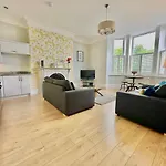 Moorgate View With Free On Street Parking Daire