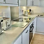 Moorgate View With Free On Street Parking شقة