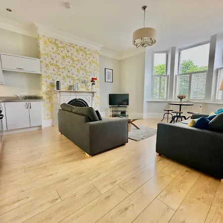 Moorgate View With Free On Street Parking Apartment