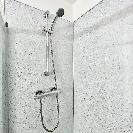 Moorgate View With Free On Street Parking York