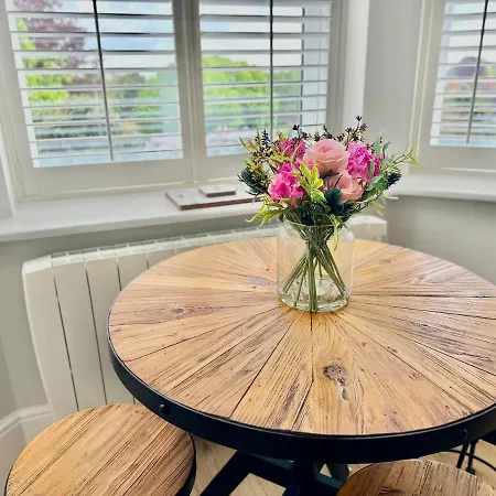 Moorgate View With Free On Street Parking York